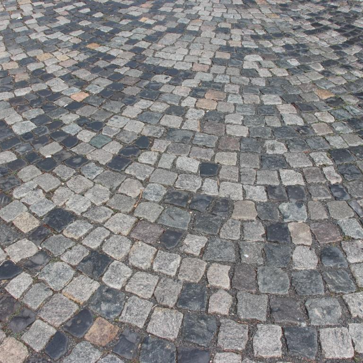 Granitpflaster Kleinpflaster gebraucht, 9/11er, schwarz, grau, rot